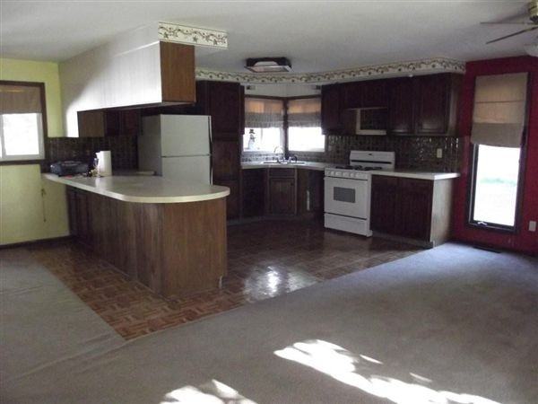 523 Owosso St - Photo 3 of 9