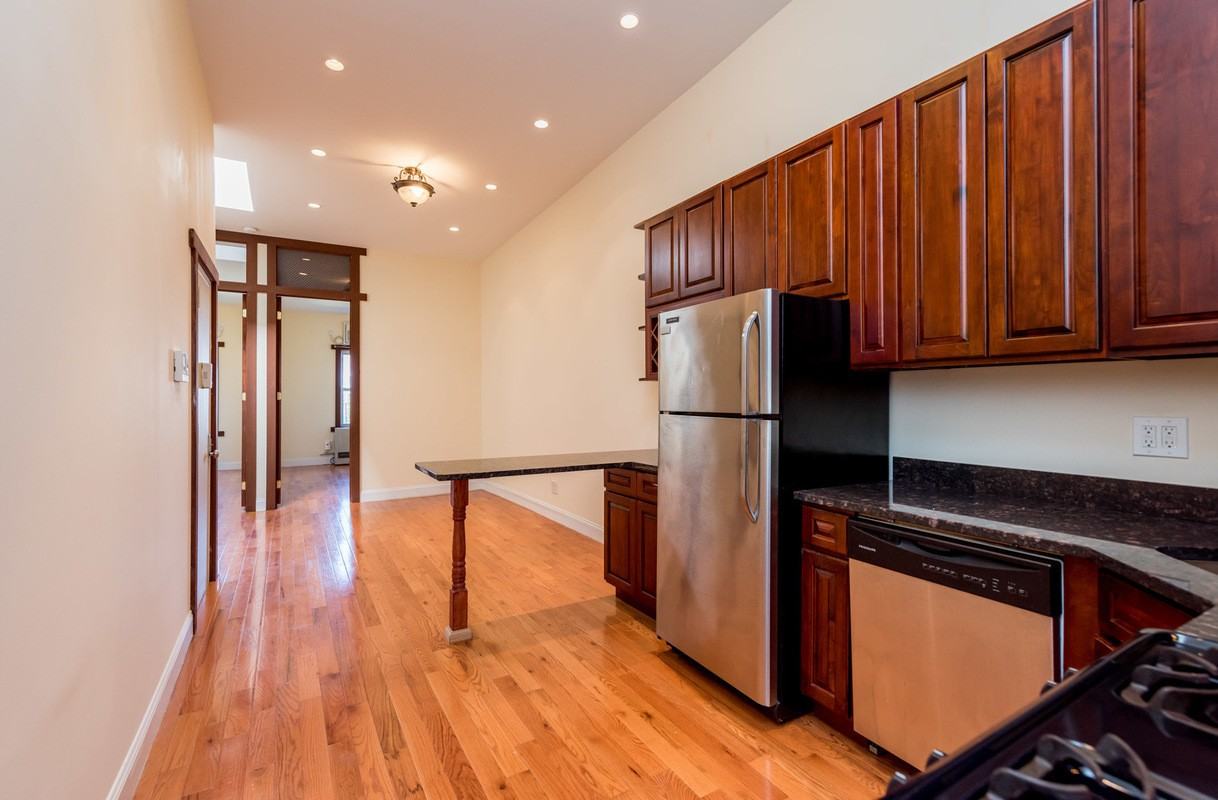 73 Engert Ave #84K