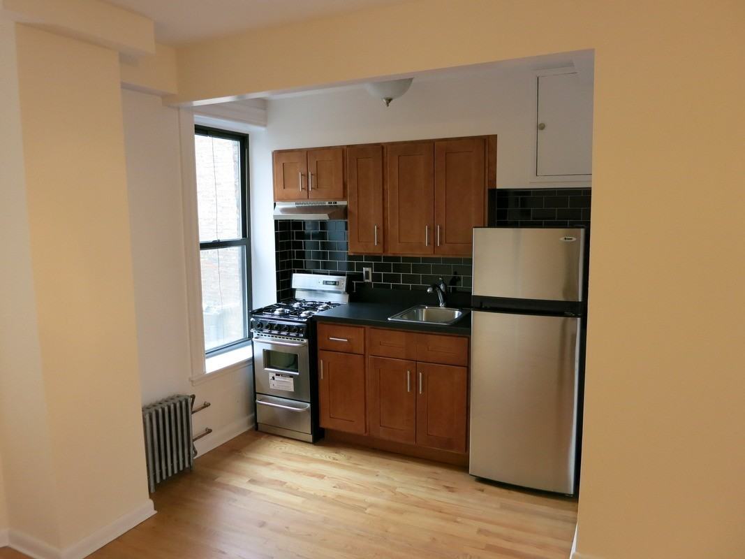 198 Elizabeth St #24P