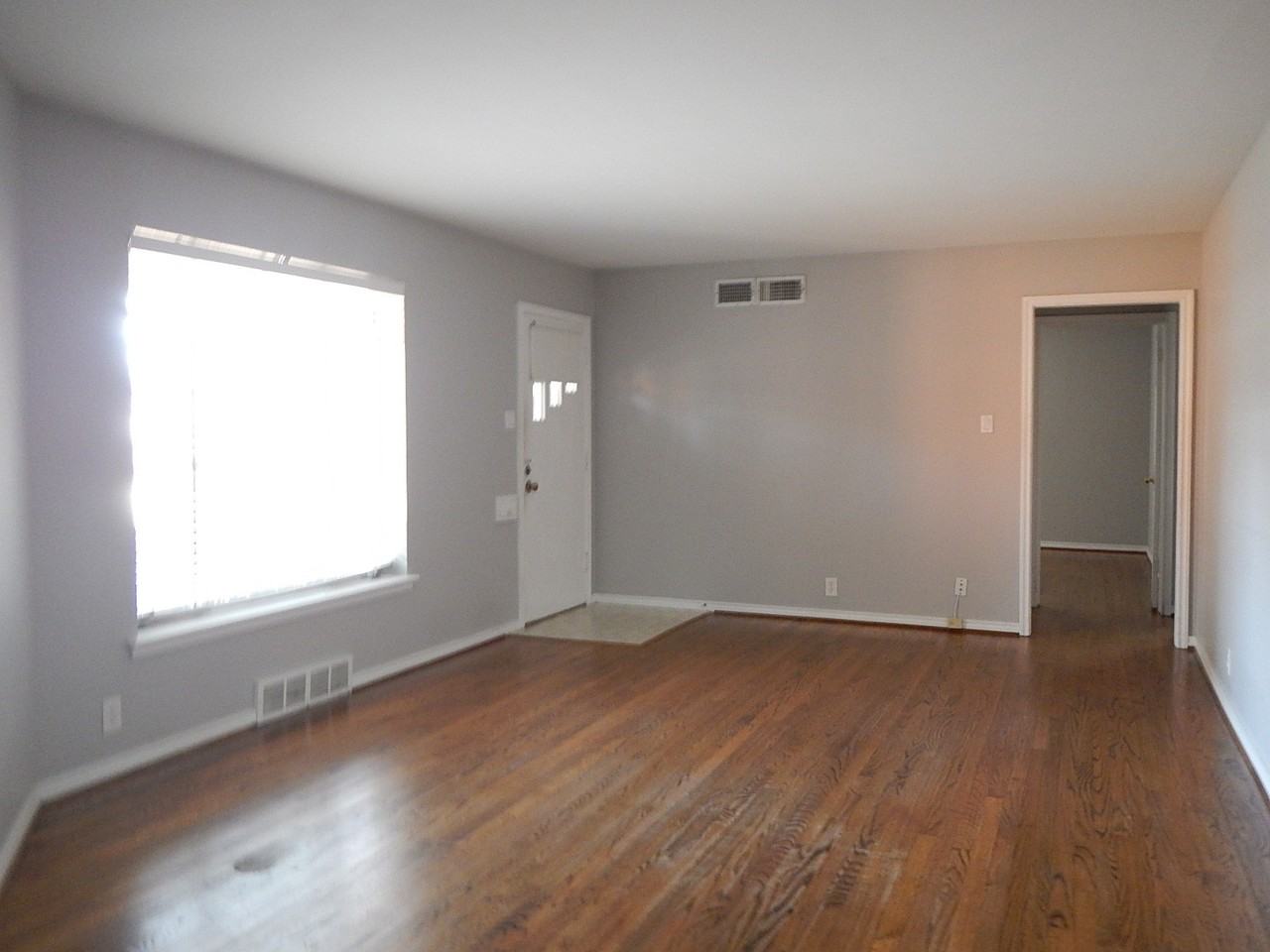 6509 St Moritz Ave - Photo 3 of 10