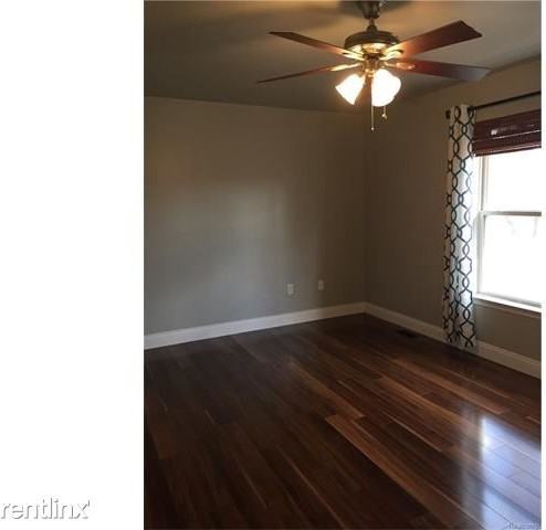 402 Natures Cove Ct - Photo 2 of 9