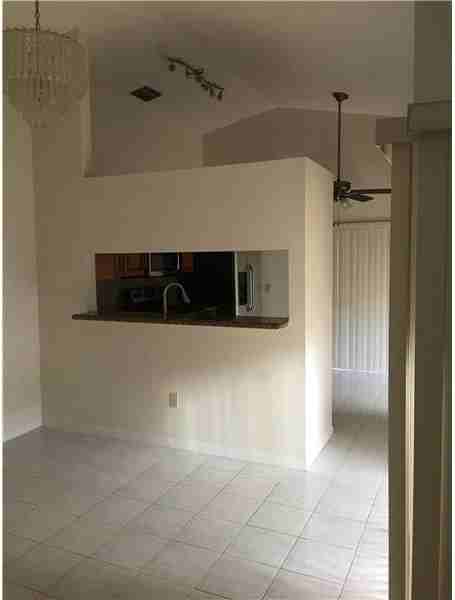 15010 Norfolk Ln - Photo 2 of 4