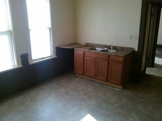 434 N 29th St - Photo 3 of 7