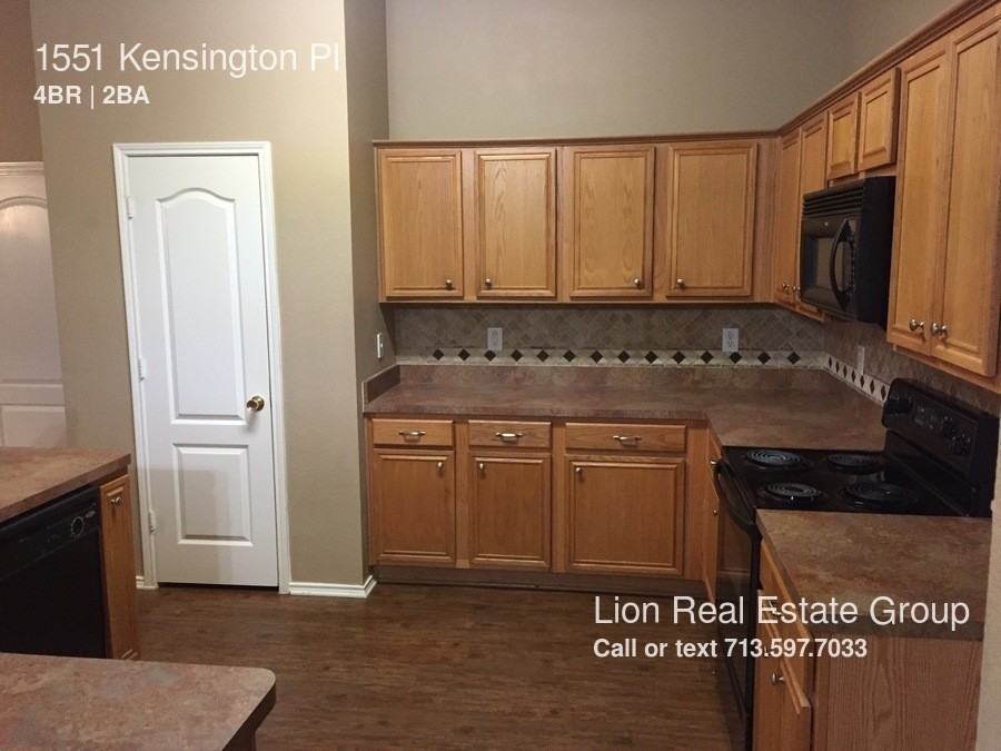 1551 Kensington Pl - Photo 3 of 8