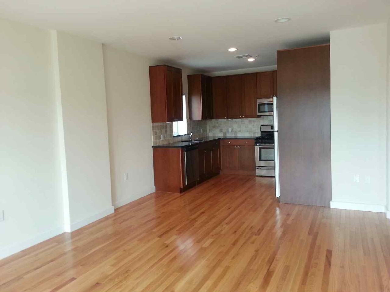 25 Matinecock Avenue - Photo 3 of 5