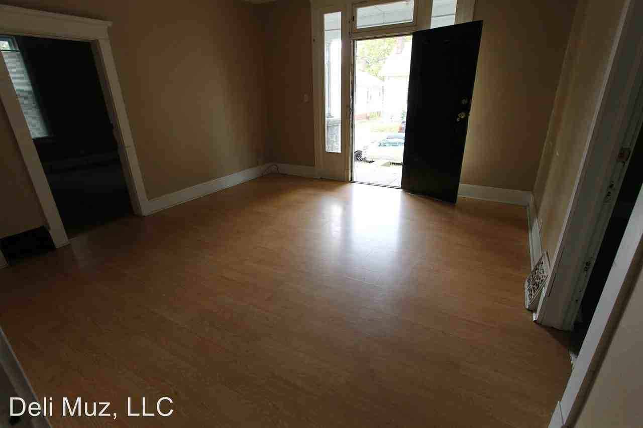 213 Taylor Ave - Photo 2 of 13