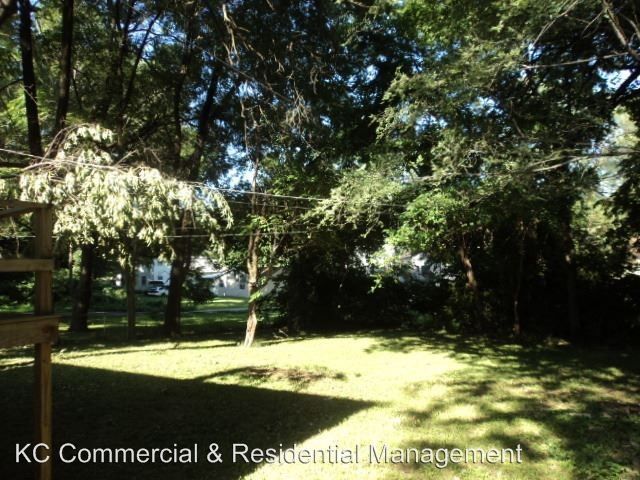 5760 Indiana Ave - Photo 3 of 9