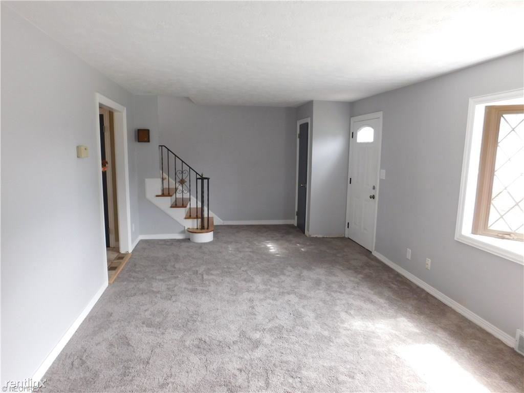 1367 Bellview St - Photo 2 of 10