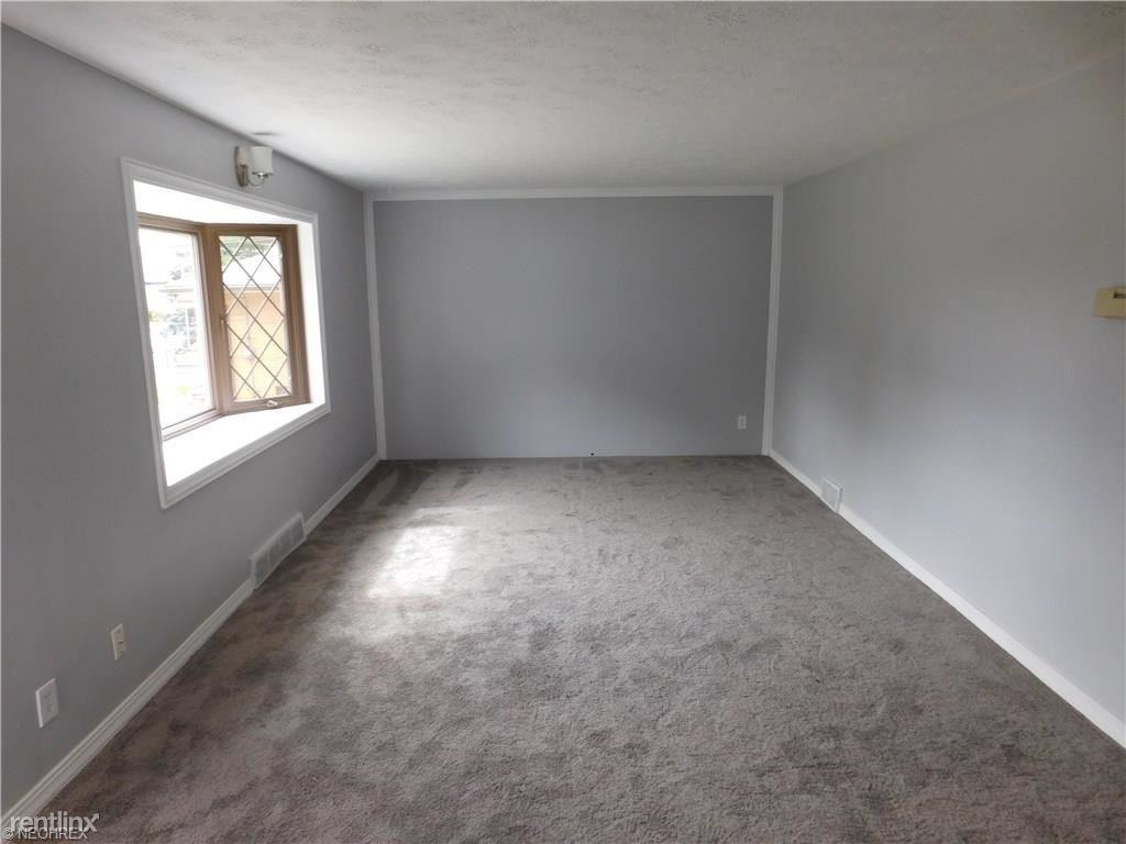 1367 Bellview St - Photo 3 of 10