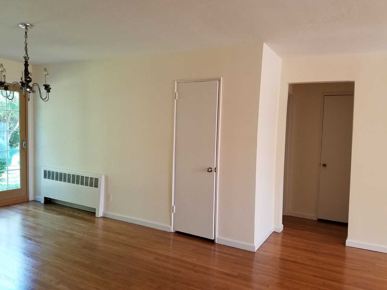 19 Avon Cir #B - Photo 2 of 9