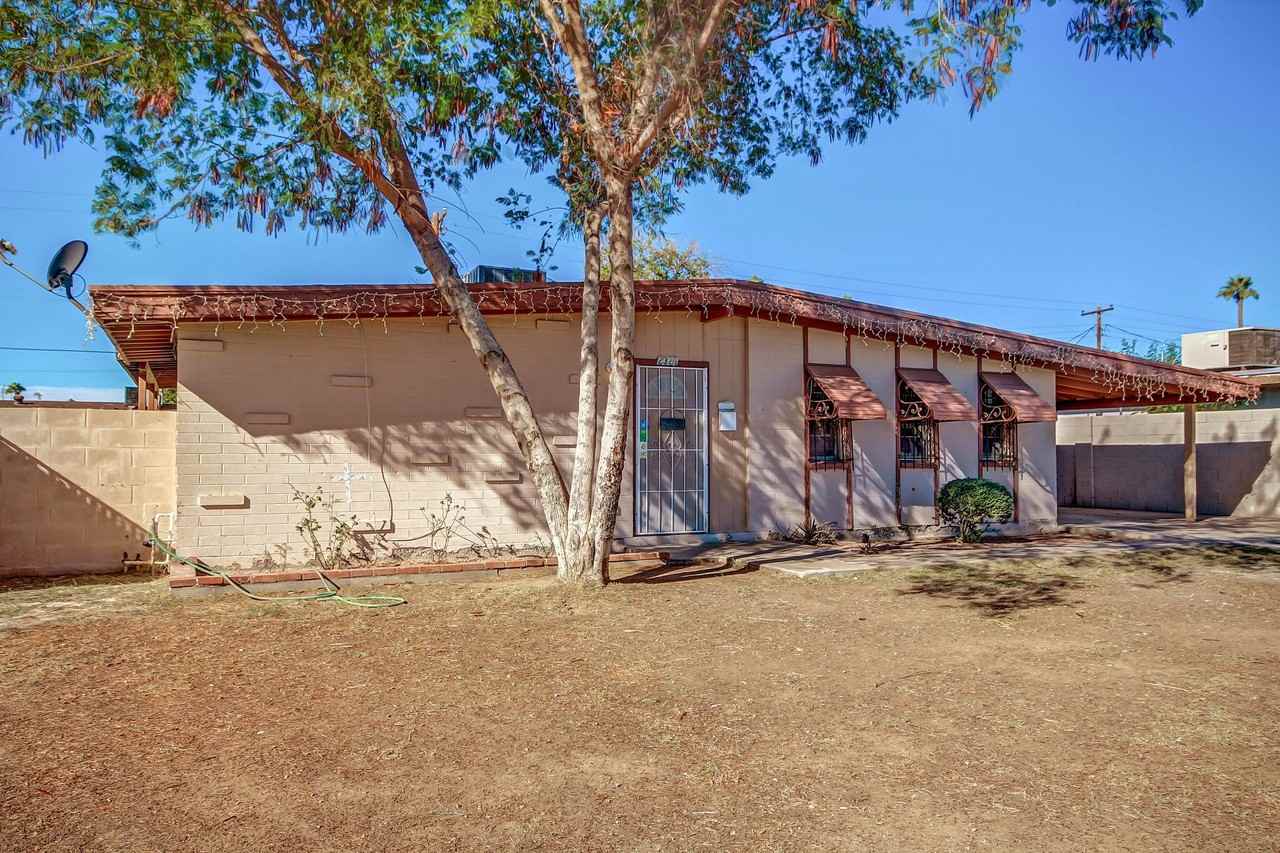 2326 N 48th Dr - Photo 2 of 16