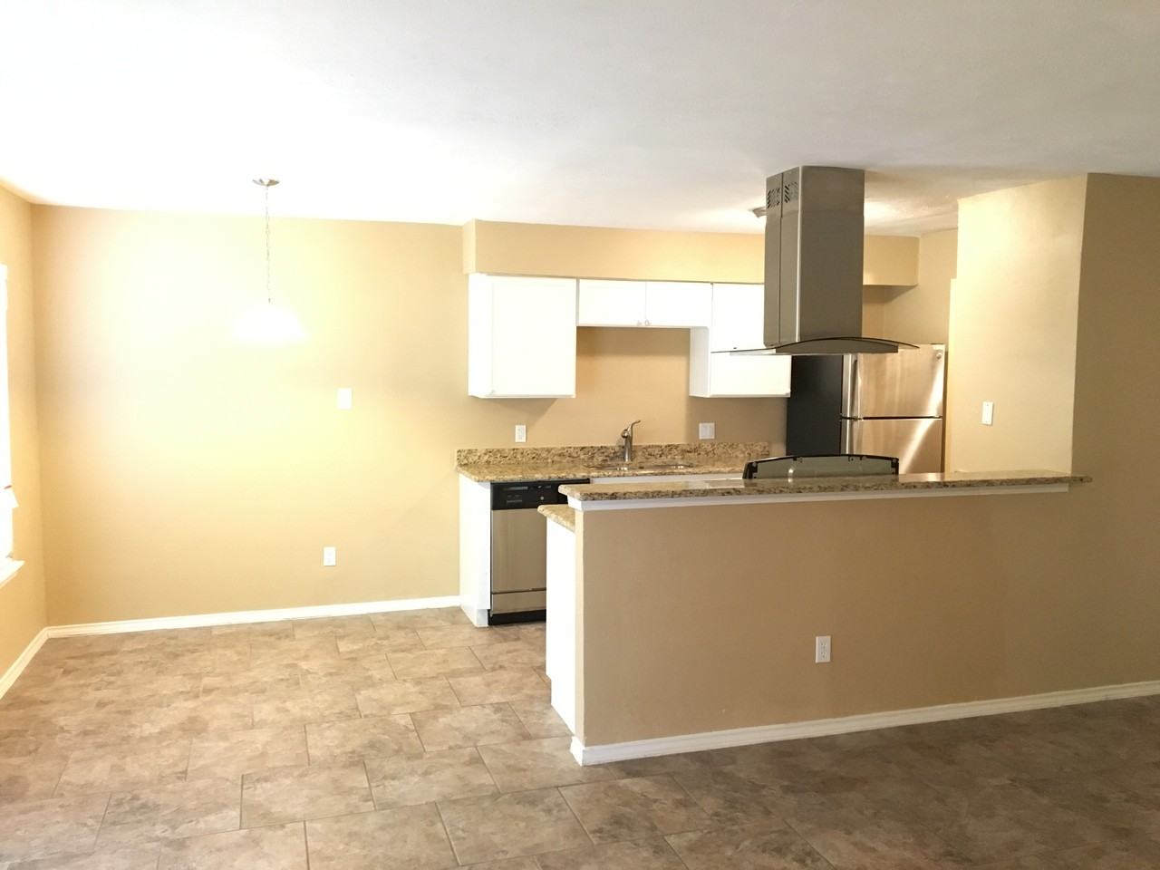 817 Sandalwood Ln - Photo 3 of 14