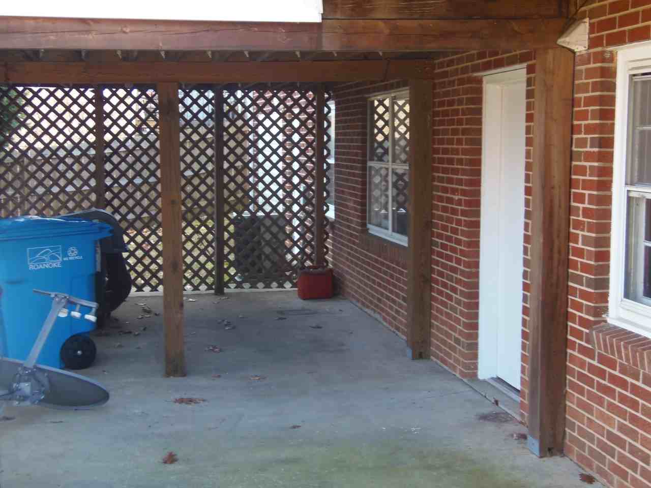 148 Houston Ave NE - Photo 2 of 32