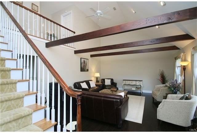10 Cahill Rd - Photo 2 of 14