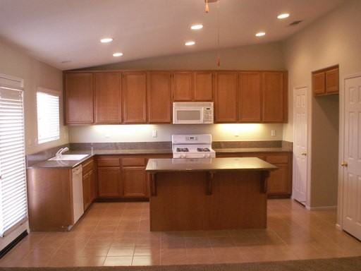 2065 La Clarita Ave - Photo 2 of 5