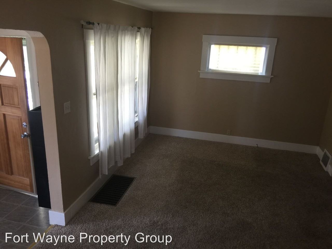 620 Maxine Dr - Photo 3 of 12