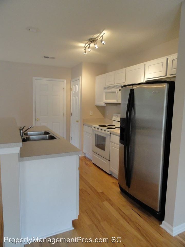 442 Gardners Cir - Photo 3 of 14