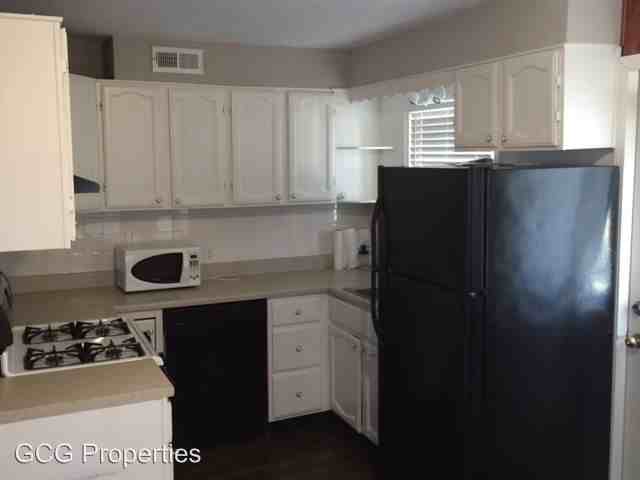 6028 Catalina St - Photo 2 of 10