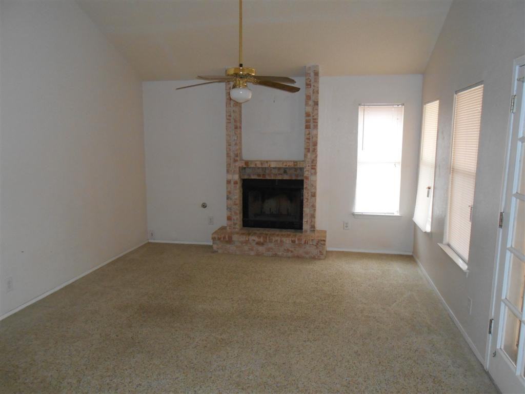 10652 Obsidian St - Photo 3 of 15