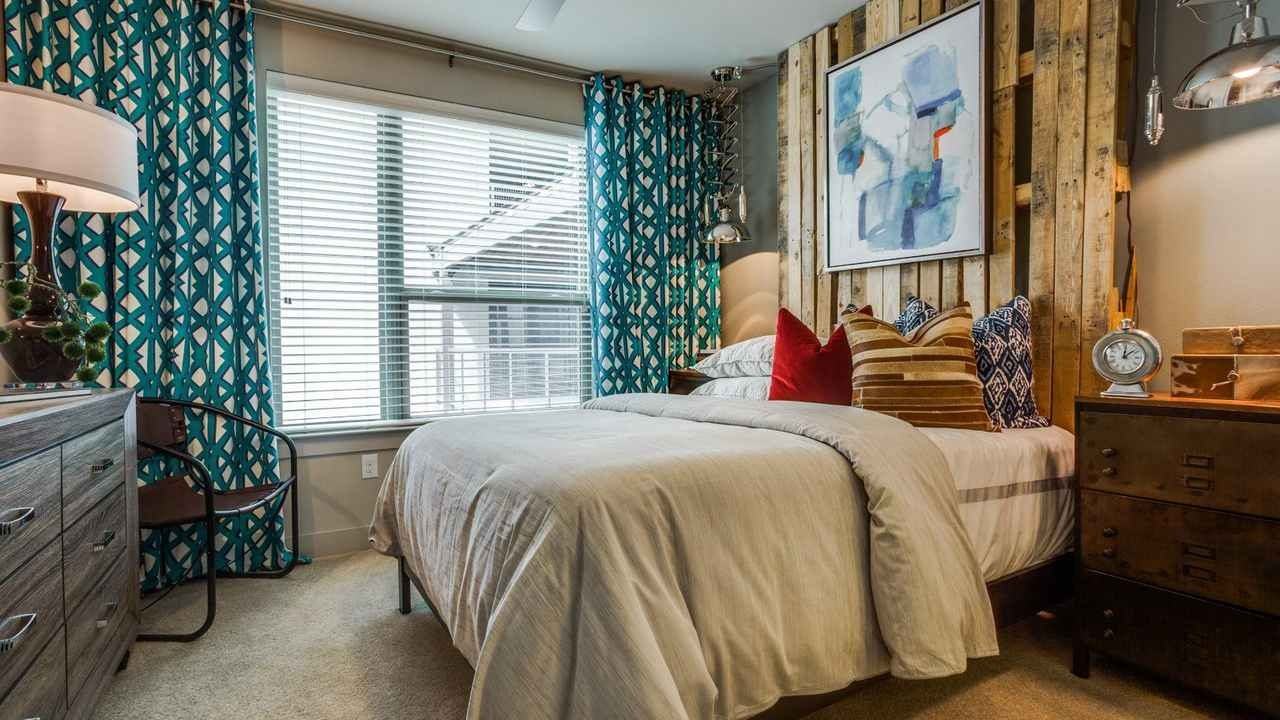 2924 Lucas Dr #B4 - Photo 3 of 7