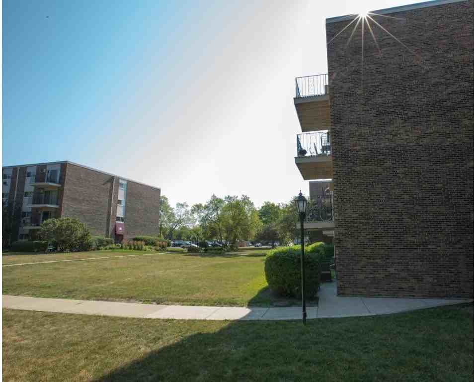 Glen Oaks Commons - Photo 3 of 20