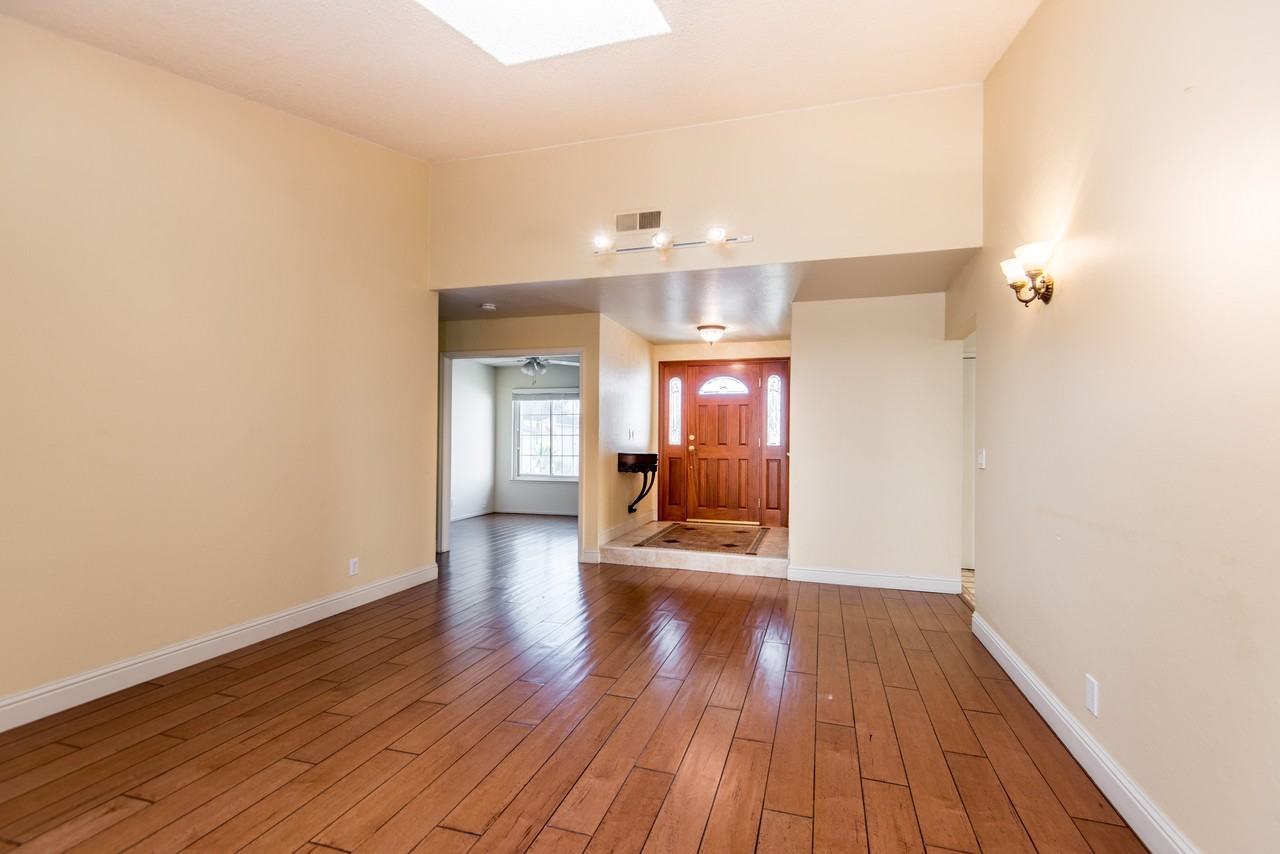 453 Heatherbray Ct - Photo 3 of 12