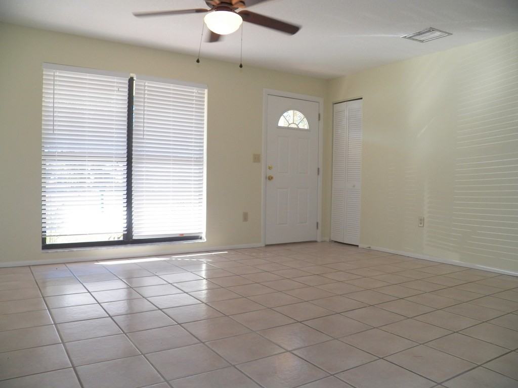 3128 Latrobe St - Photo 3 of 17