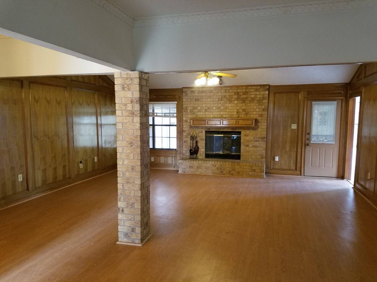 6205 Yolanda Dr - Photo 3 of 10