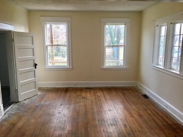 2109 4th Ave - Photo 3 of 12