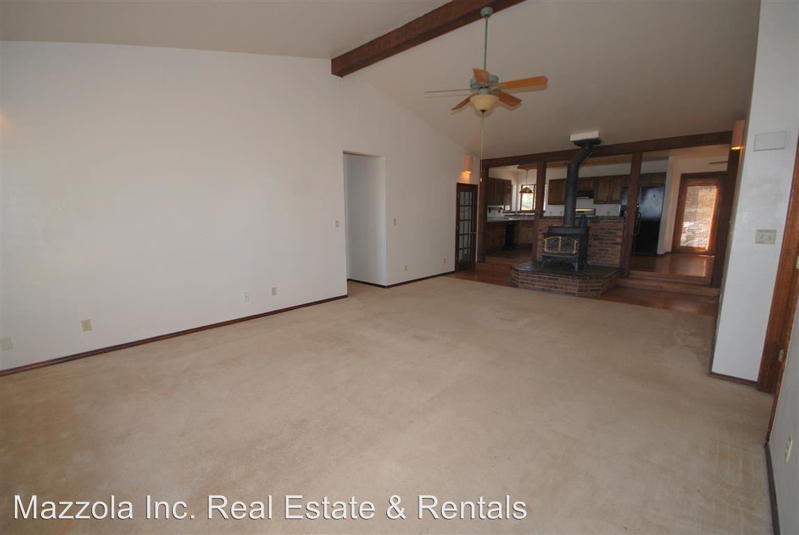 82 Steeplechase Dr - Photo 3 of 24