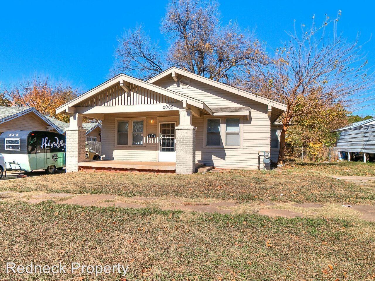 2009 NW 12th St - Photo 2 of 31