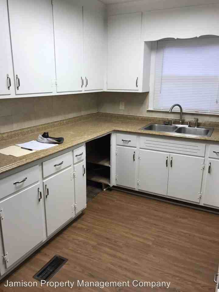 201 Ann St - Photo 2 of 8