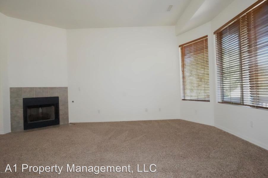 1067 Tiffany Pl - Photo 2 of 15