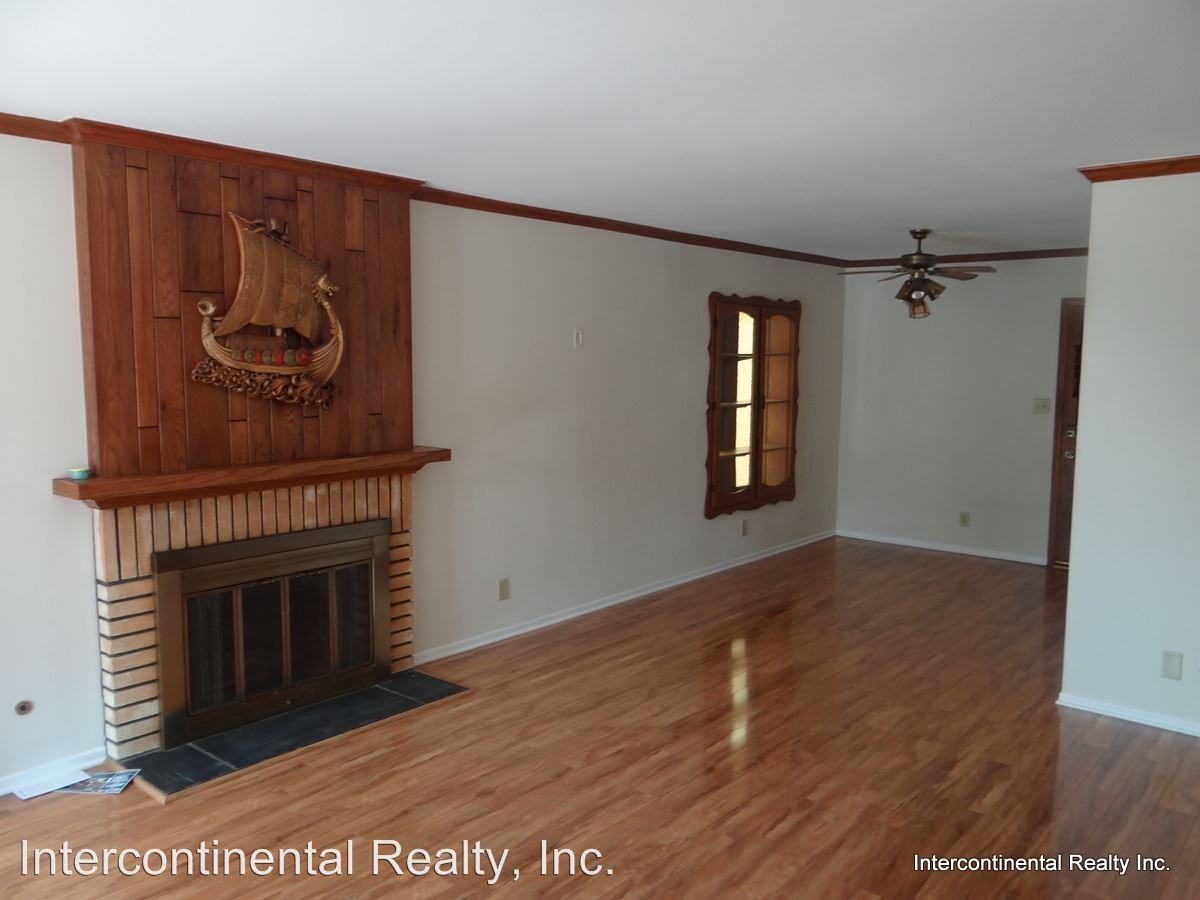 1303 Doris Ave - Photo 2 of 13