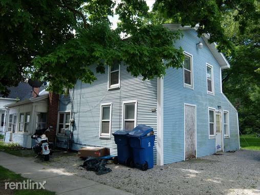 308 River St S - Photo 3 of 7