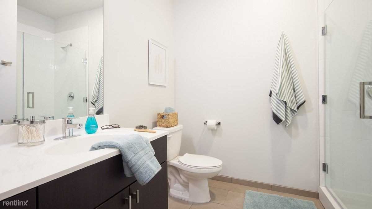 201-299 S 11th St - Photo 2 of 5