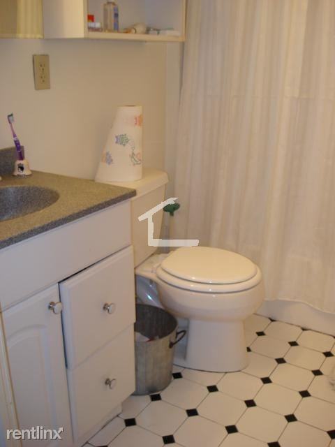 448 Park Dr - Photo 2 of 15