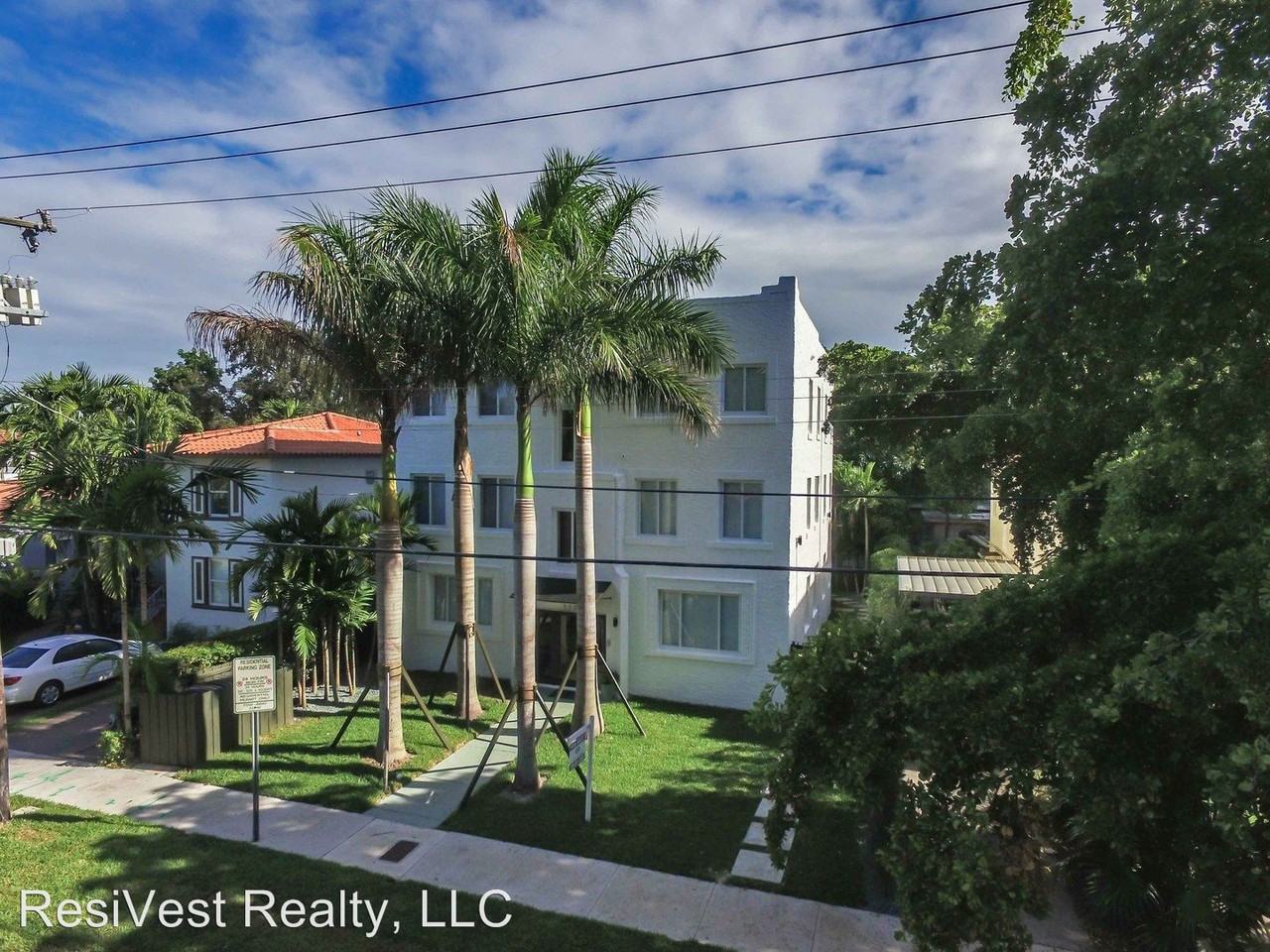 333 SW 30th Road - Photo 2 of 13
