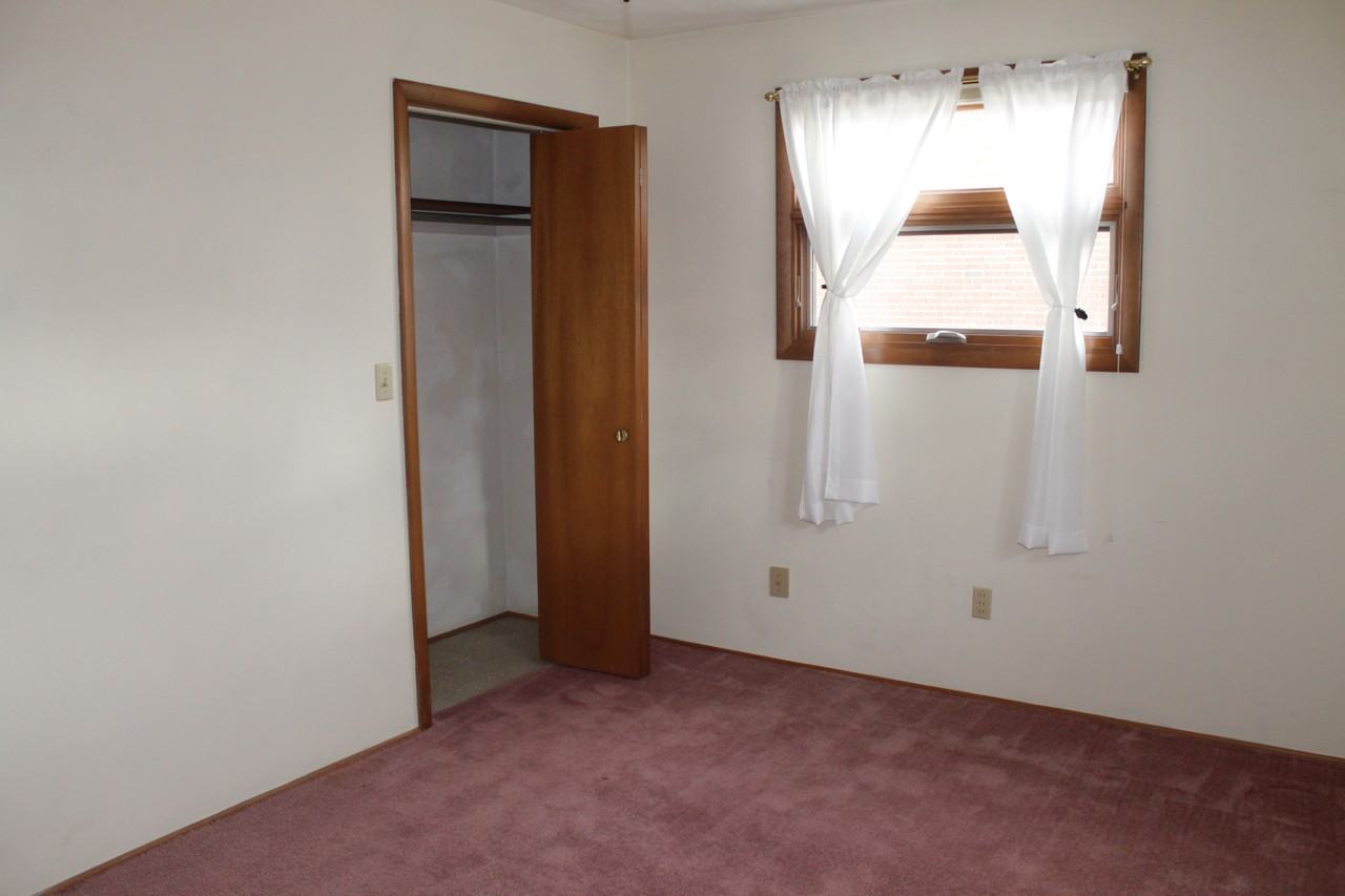 532 Southbrook Dr - Photo 3 of 9