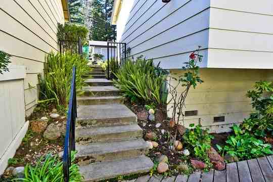 106 Alta Mesa Ct - Photo 2 of 30