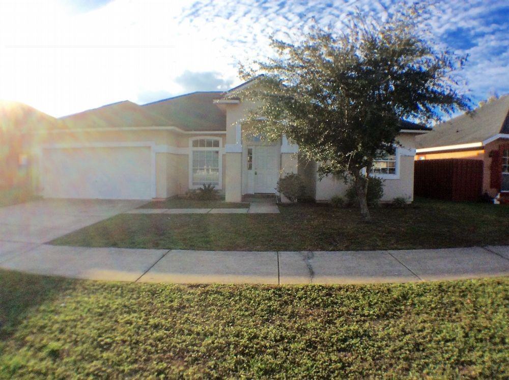 10136 Lancashire Dr - Photo 2 of 20