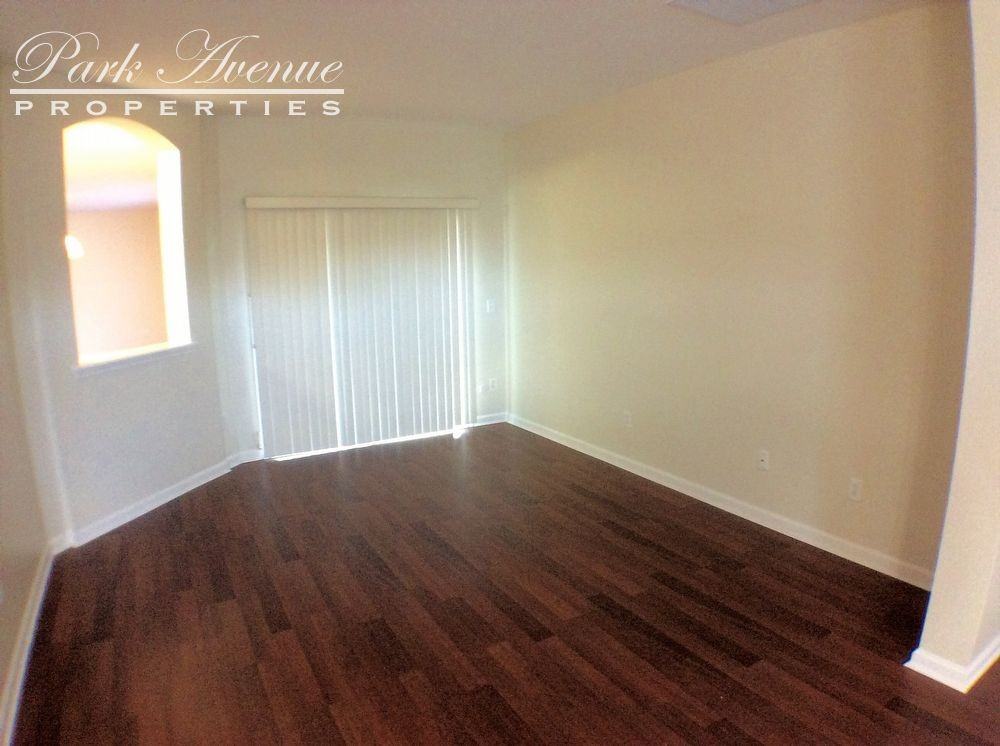 10136 Lancashire Dr - Photo 3 of 20
