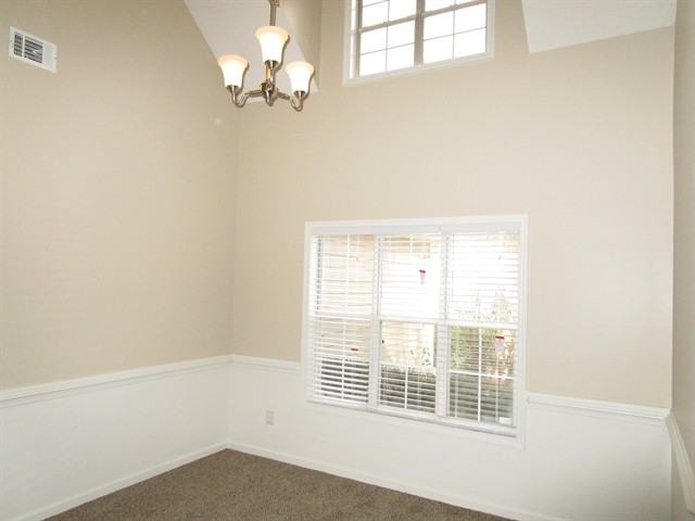 185 Rockport Dr - Photo 3 of 14