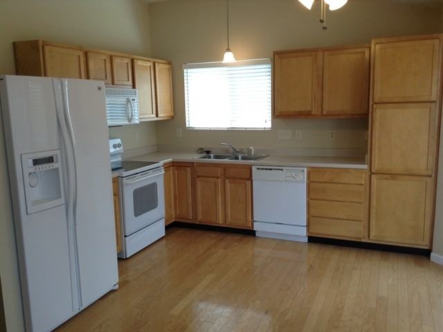 35 Amelia Park Dr - Photo 3 of 10