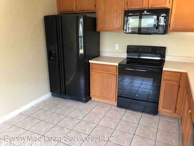 2739 Woodruff Dr - Photo 3 of 5