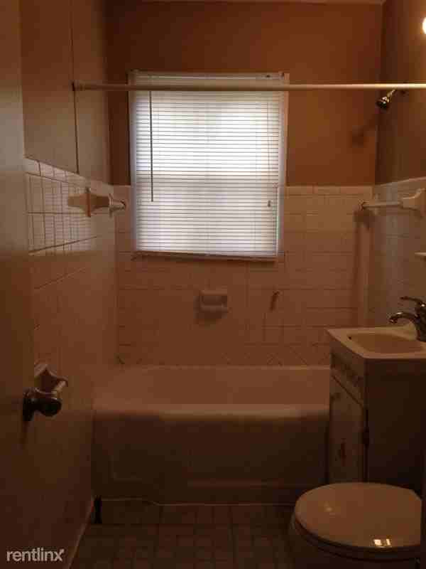 864 Carrolton Ave - Photo 2 of 7