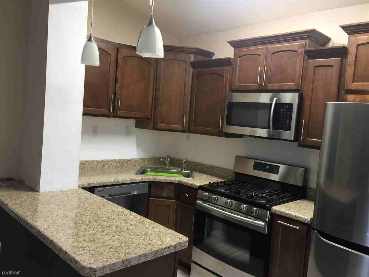 801 Arizona Ave - Photo 3 of 12