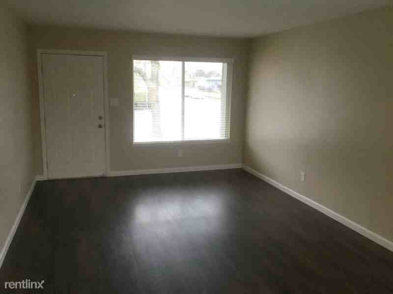 10059 Lincoln Village Dr - Photo 2 of 10