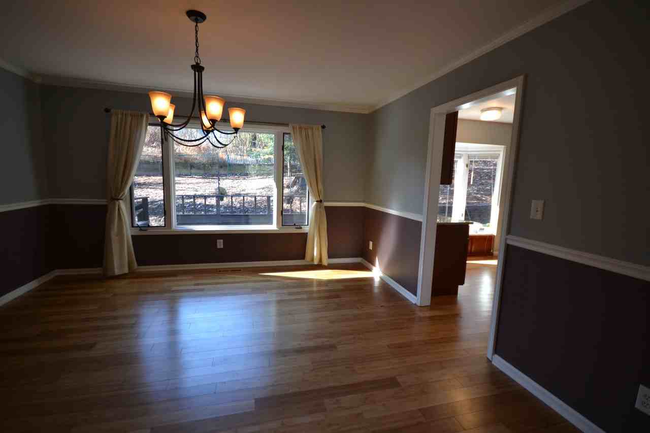 100 Hyde Ave - Photo 4 of 19