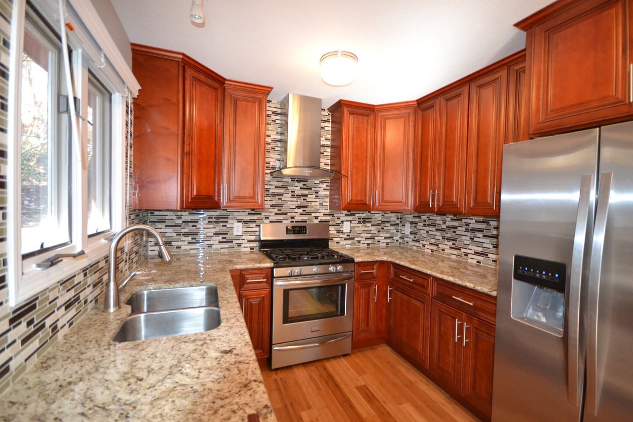 100 Hyde Ave - Photo 7 of 19